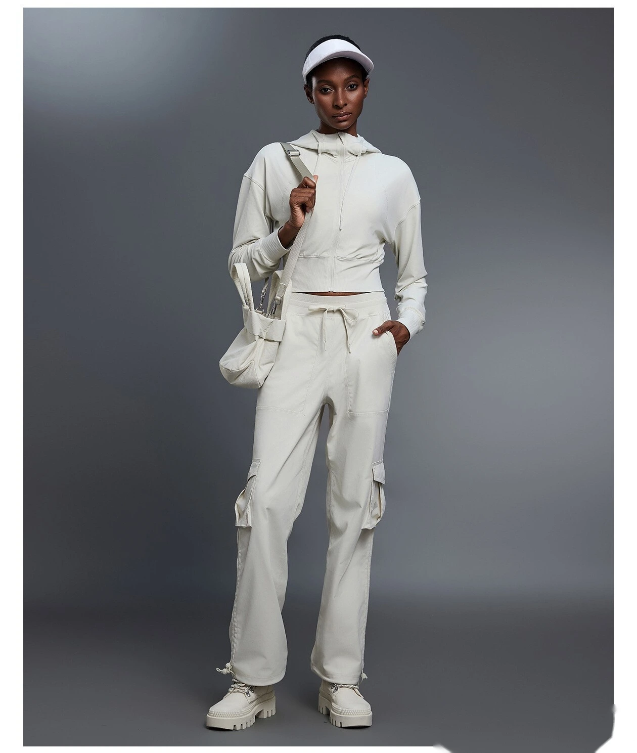 Customized hooded sports coat short waist cardigan long sleeve top yoga fitness clothes for women detail