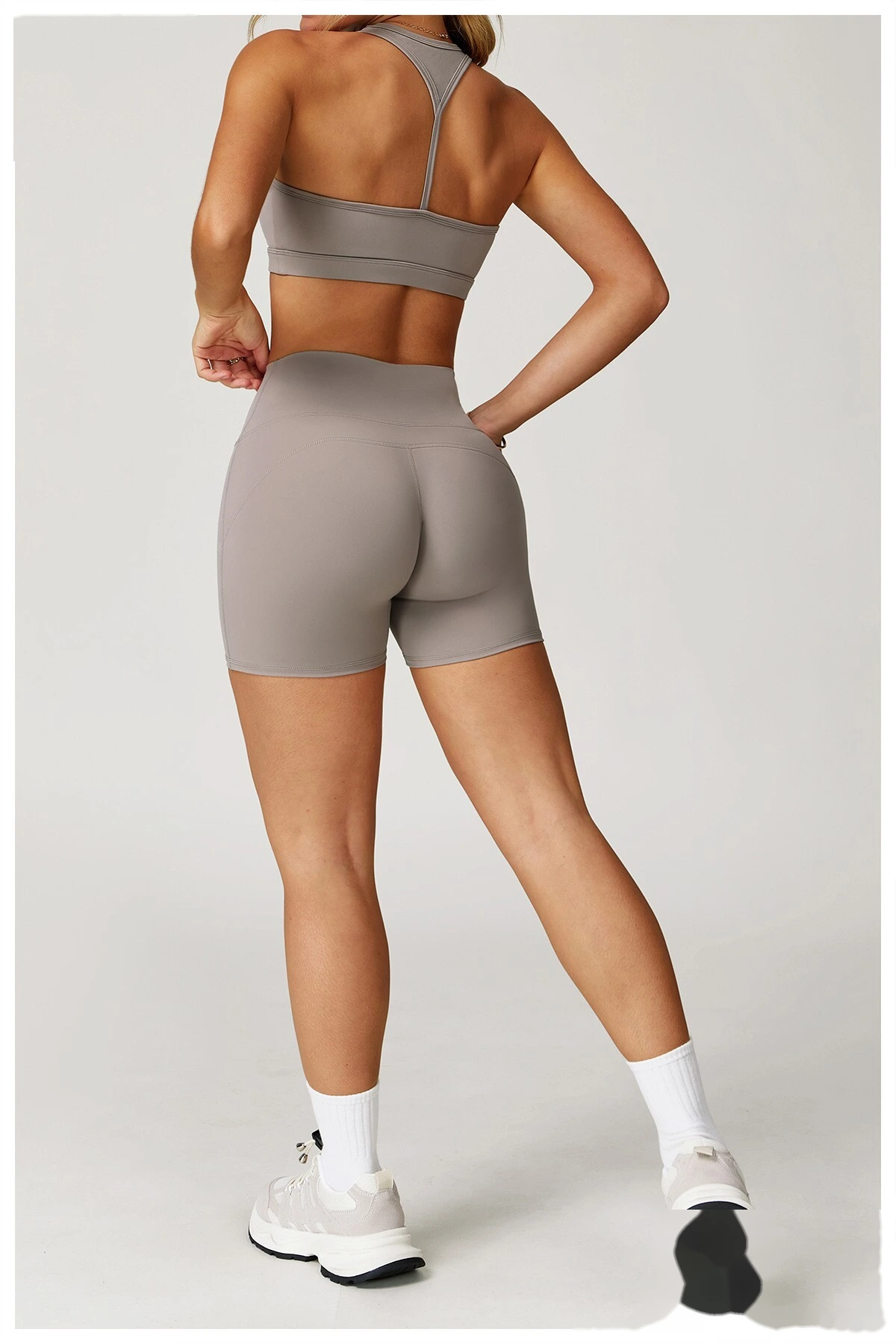 Customized yoga shorts women's high waist quick-drying tight-fitting slim shorts running fitness pants detail