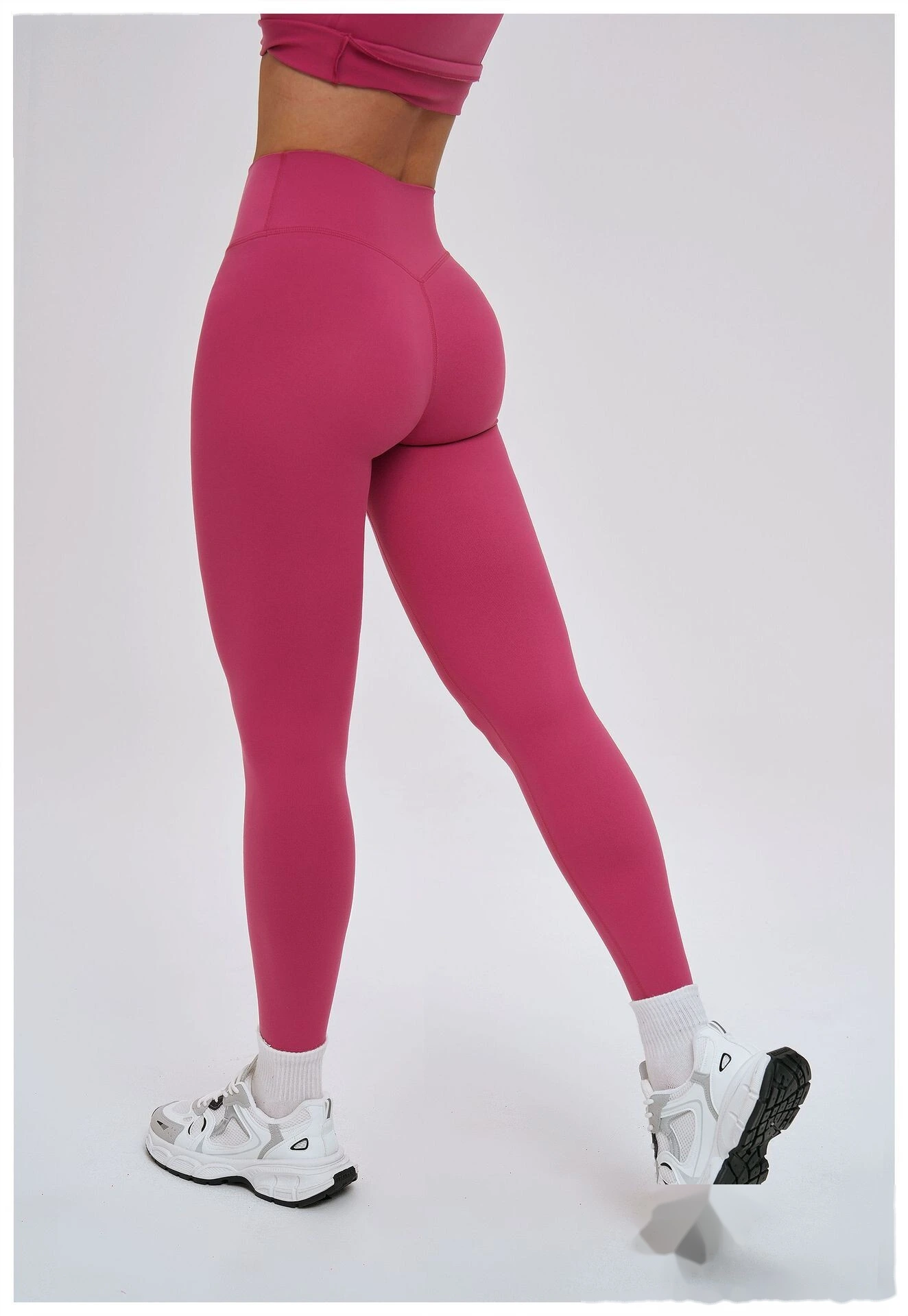 Custom High Waisted Yoga Pants No Camel Toe Tight Butt Lifting Sports Leggings for Outdoor Workout detail