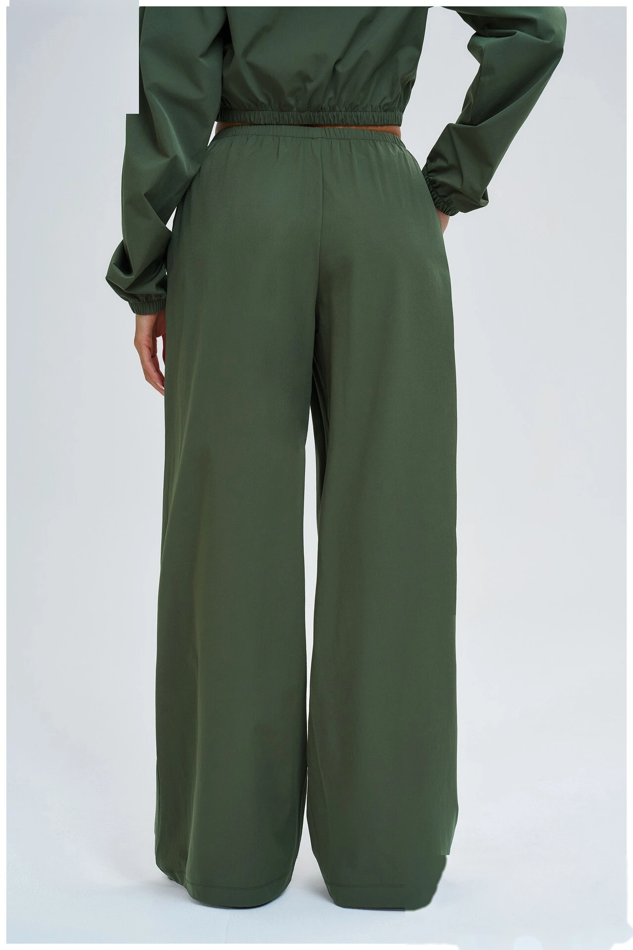 Bulk Custom Outdoor Casual Sports Suit - Hooded Windproof Coat & Loose Workout Sweatpants detail