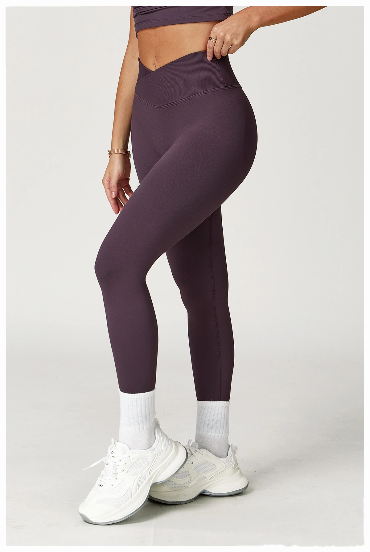 Europe and the United States hip seamless yoga pants cross high waist tights running fitness pants detail