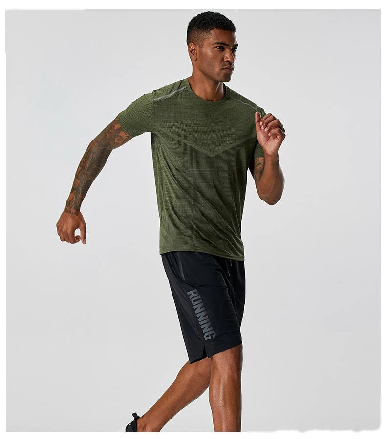 Customized short-sleeved T-shirt men's ice silk sports fitness quick-drying clothes leisure plus size running clothes detail