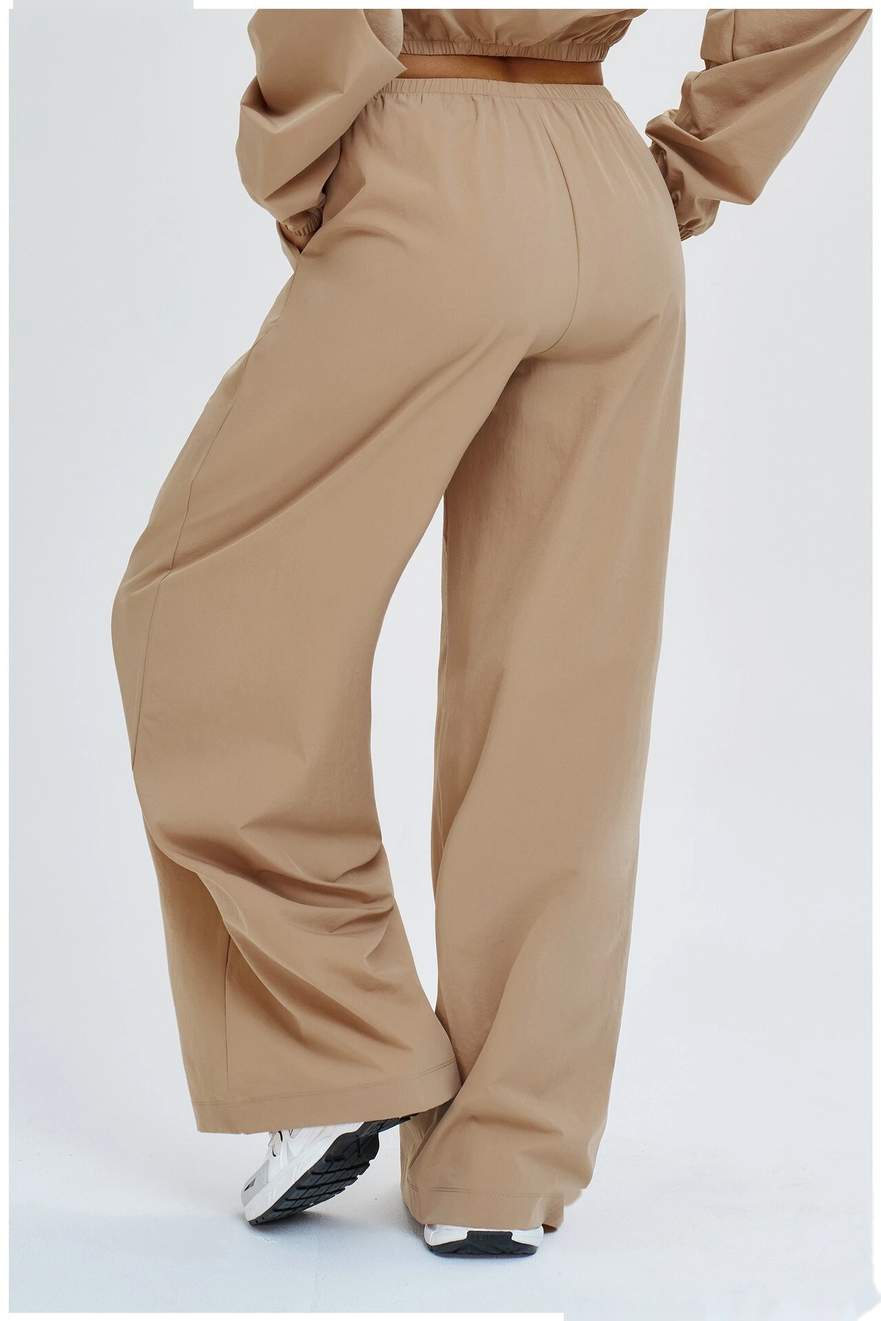 Bulk Custom Outdoor Casual Sports Suit - Hooded Windproof Coat & Loose Workout Sweatpants detail