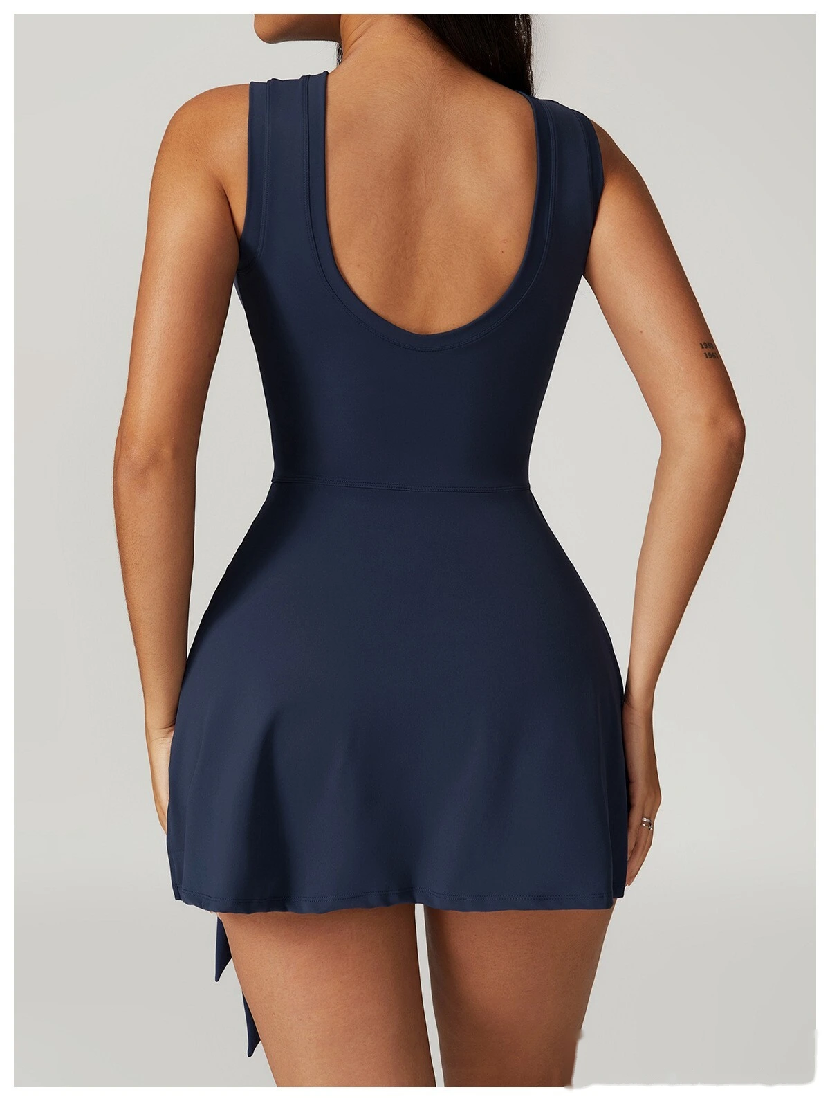 Fake two-piece anti-exposure tight-fitting sports dress slim strap leisure fitness back yoga tennis skirt detail