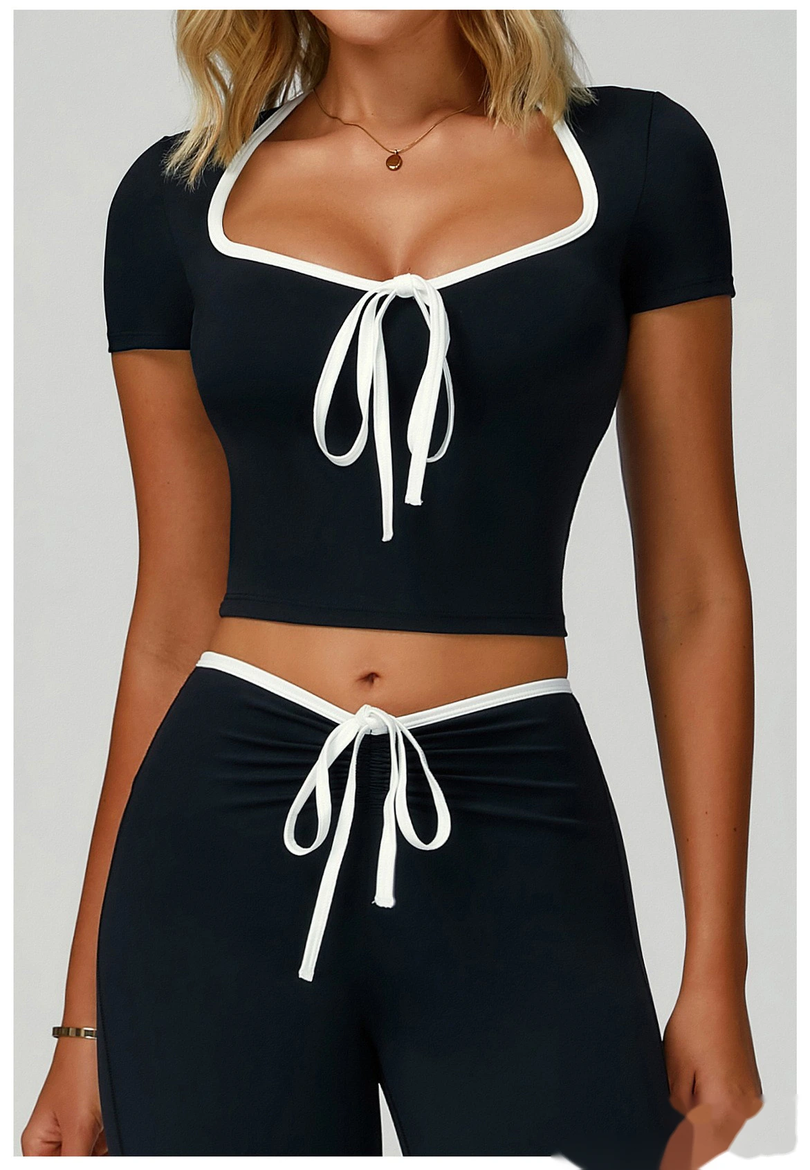 Custom-made V-neck slim yoga outdoor running T-shirt for women with contrast edge yoga clothes detail