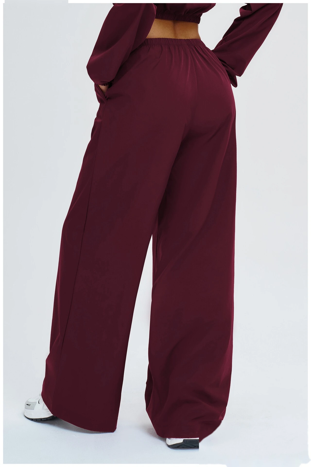Bulk Custom Outdoor Casual Sports Suit - Hooded Windproof Coat & Loose Workout Sweatpants detail