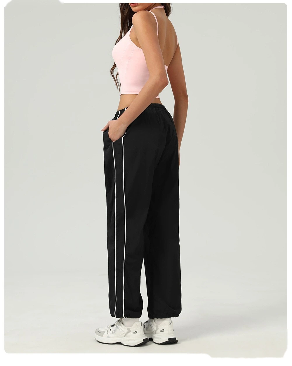 Customized nude contrast top tight waist outdoor sports bra women's thin shoulder strap vest suspender bra detail