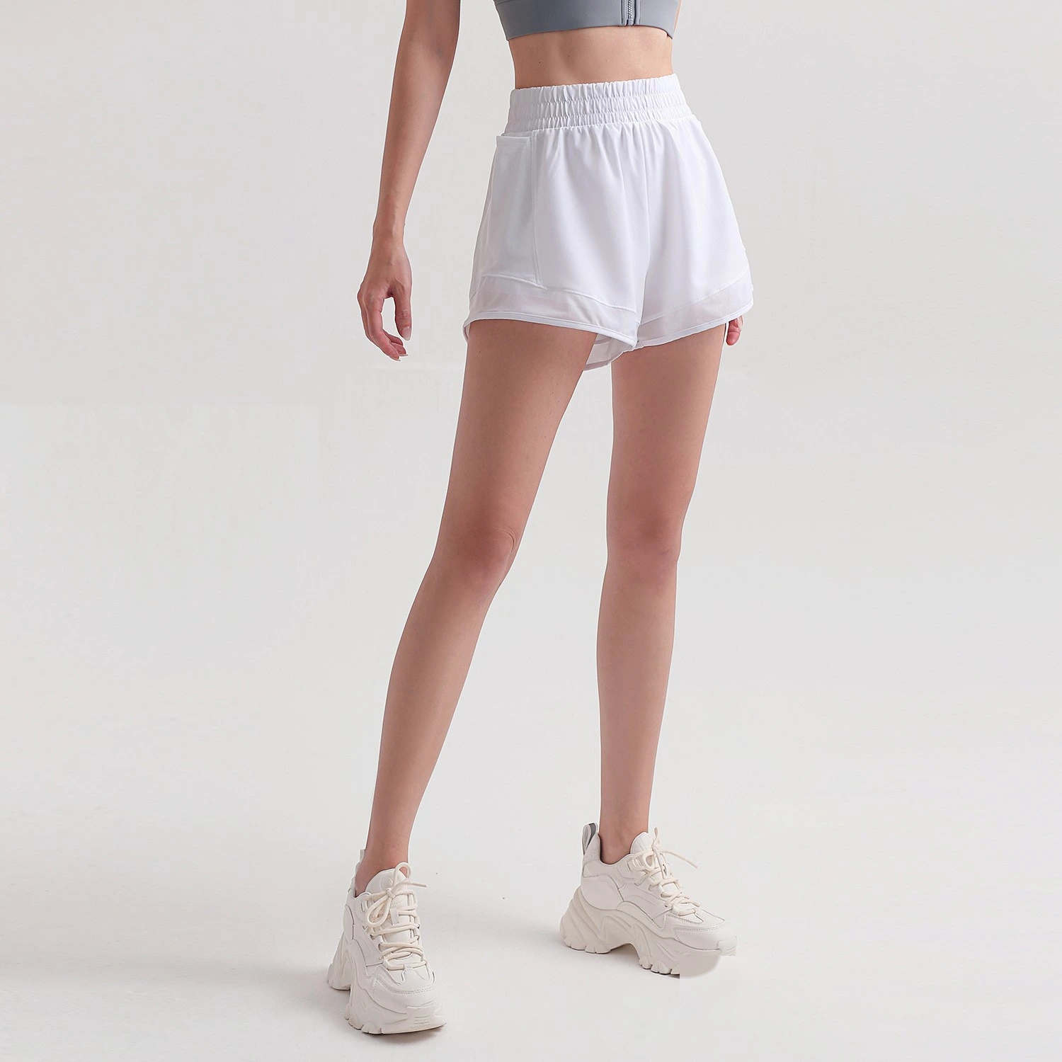 Women loose sports shorts breathable mesh quick dry with liner detail