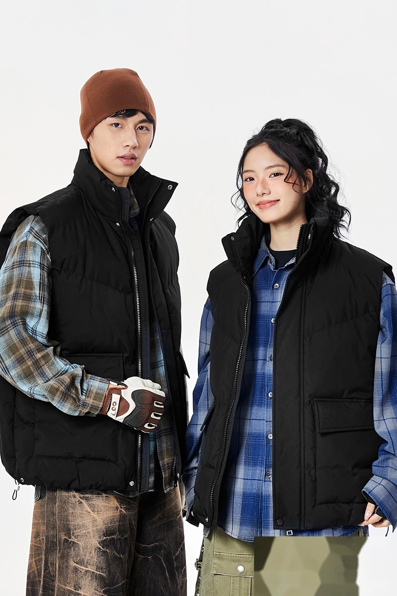 Customized fashion windproof and warm multi-pocket tooling style cotton vest jacket for men and women. detail