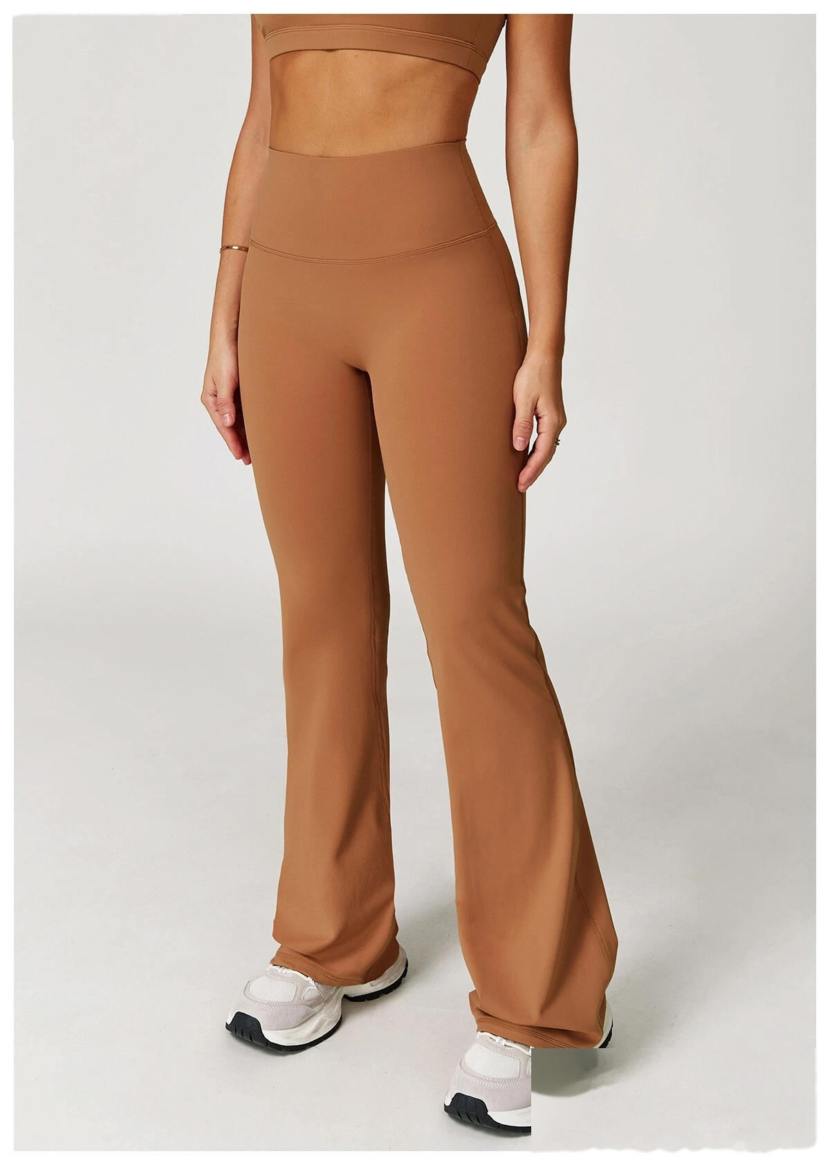 Soft and comfortable flared pants, wide legs and slim trousers, outdoor running and fitness pants detail