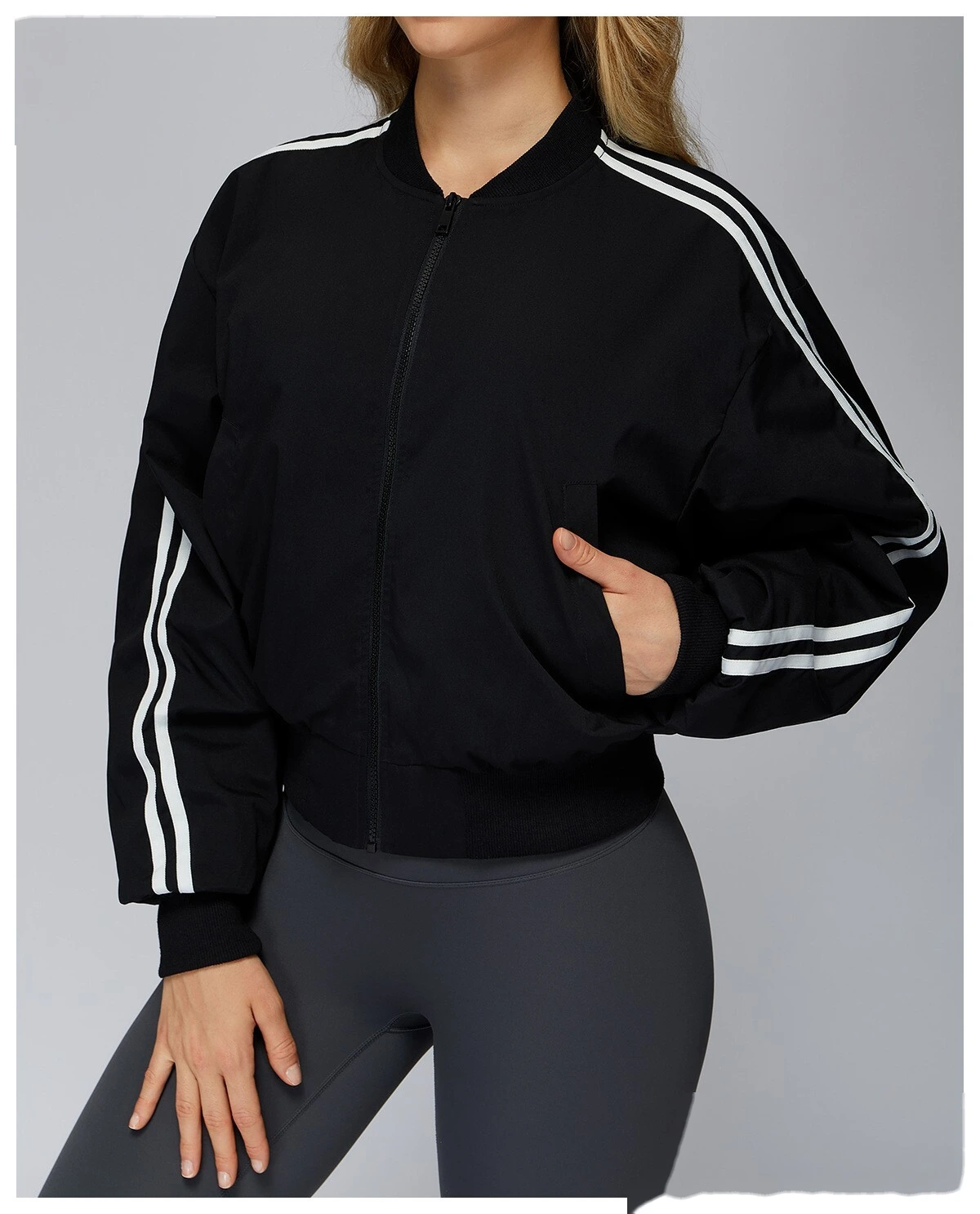 Customized cotton-padded jacket coat pocket zipper warm sports coat outdoor mountaineering running coat detail