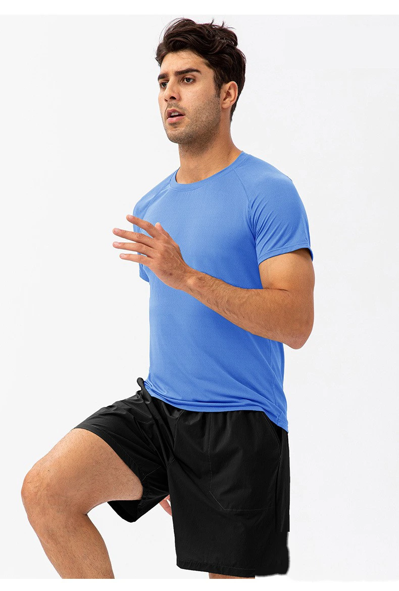Customized men's loose running quick-drying clothes sweat-absorbent and breathable fitness short-sleeved T-shirt detail