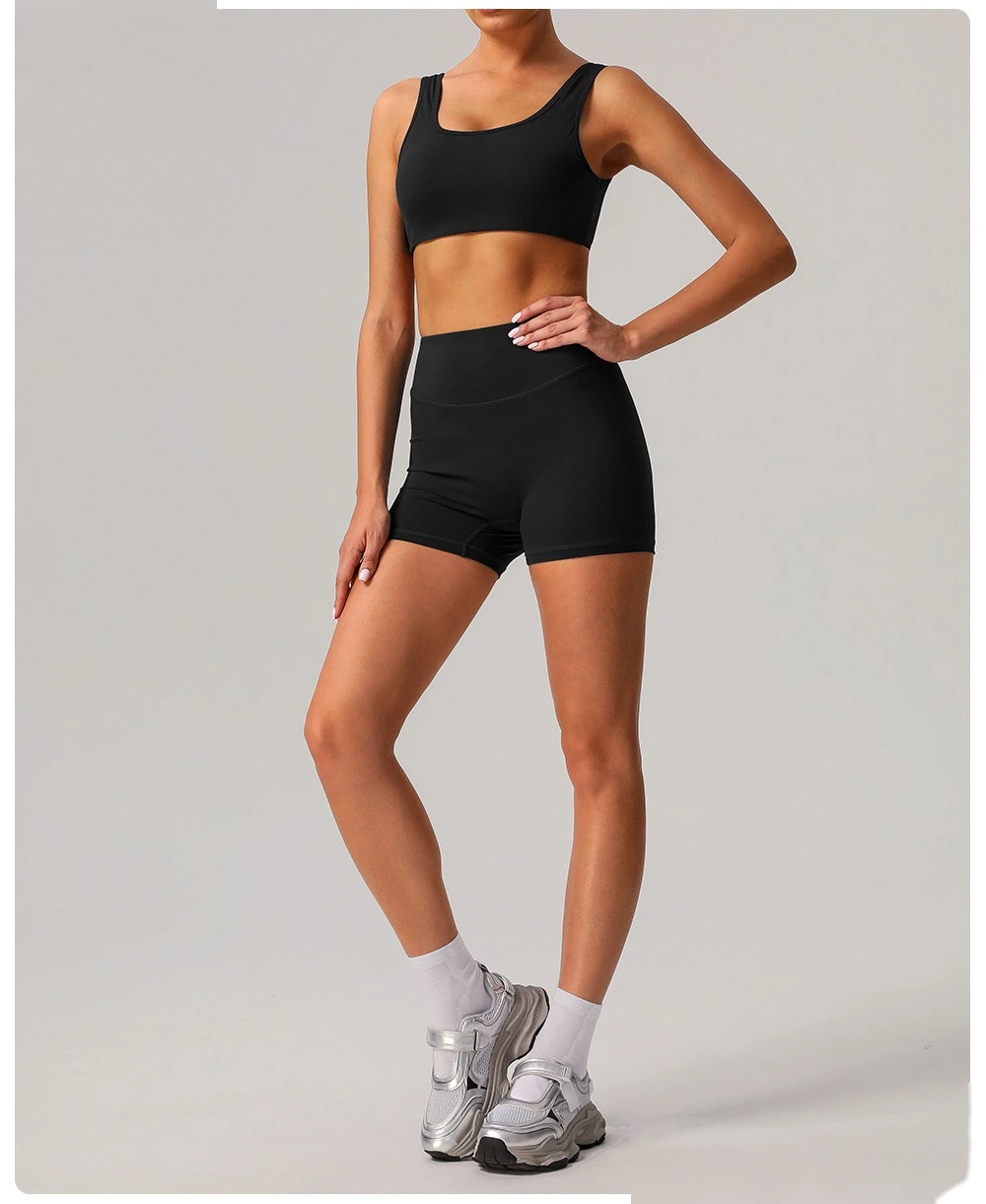 Custom nude yoga shorts hip running fitness pants tight high waist outdoor sports shorts female detail