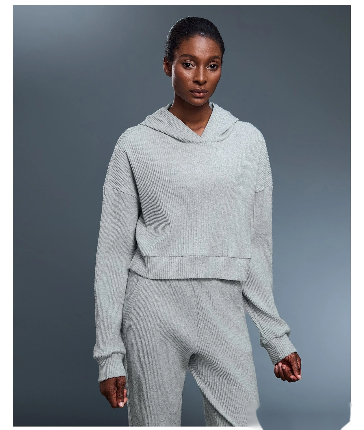 Customized loose hooded sports fitness sweater women's short yoga casual knit pullover detail