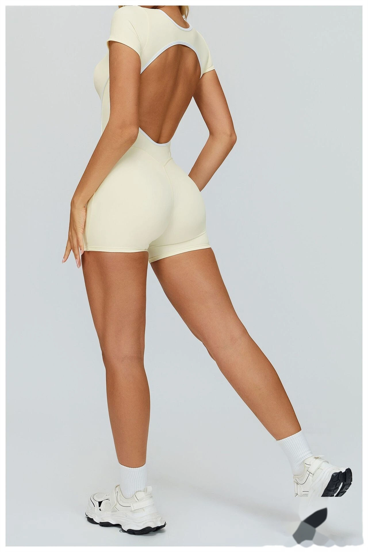 Custom Naked-Feel Yoga Jumpsuit - Women’s Color Block Openwork Cutout Back Tight Fitness Running Bodysuit detail