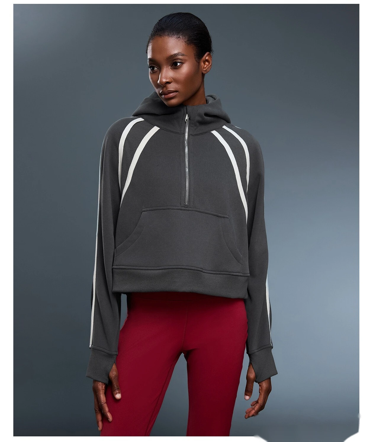 Customized high-necked semi-zipper hooded women's velvet loose contrast sports coat sweater detail