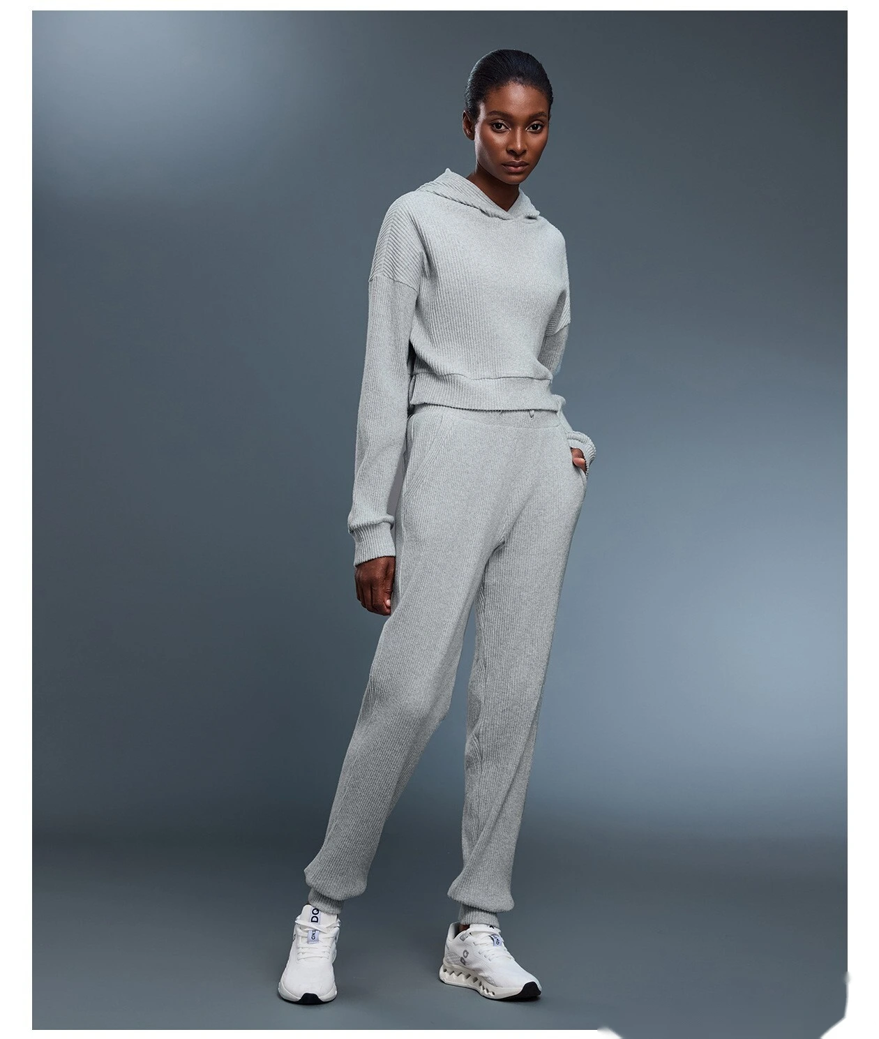 Customized loose hooded sports fitness sweater women's short yoga casual knit pullover detail
