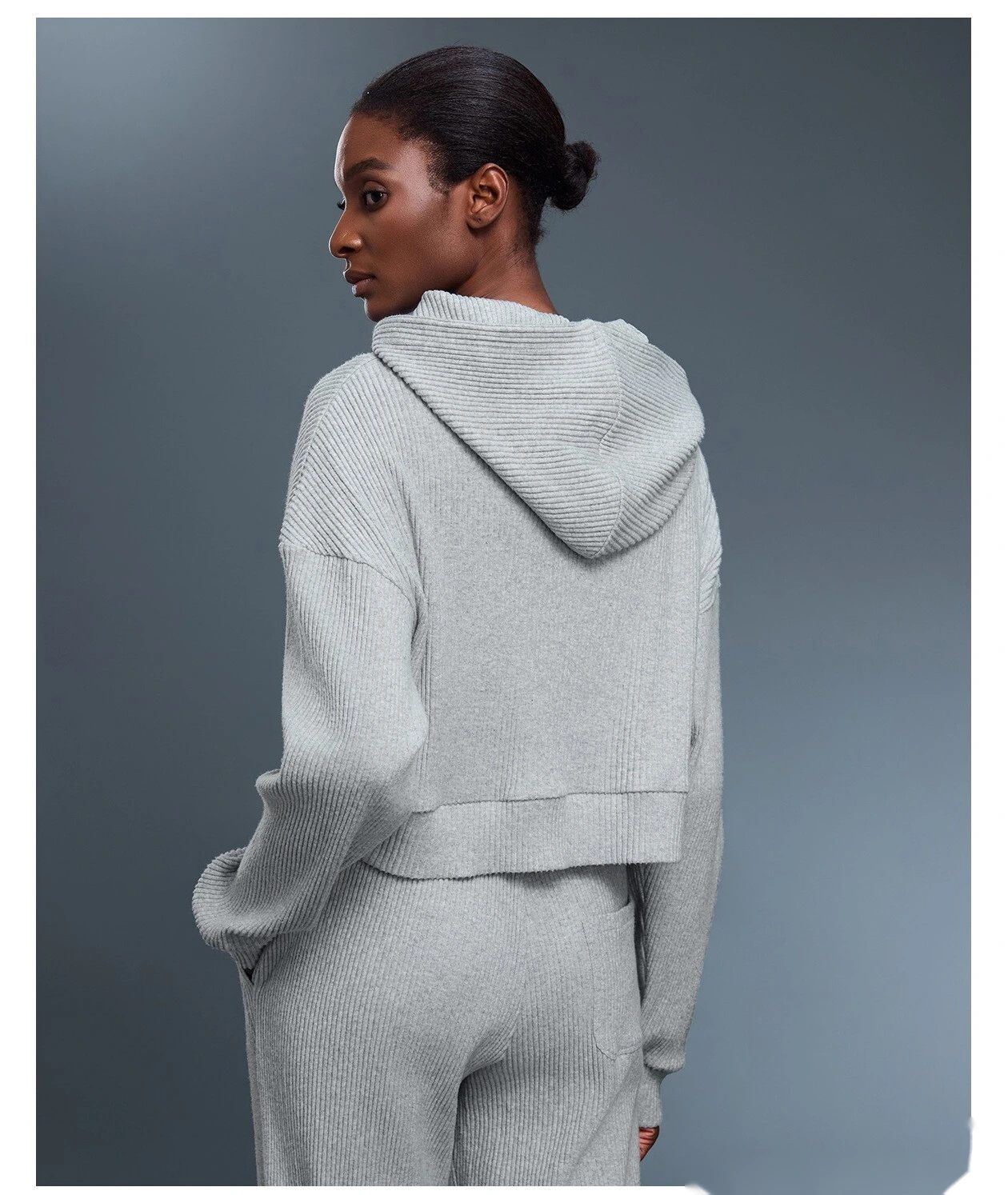 Customized loose hooded sports fitness sweater women's short yoga casual knit pullover detail