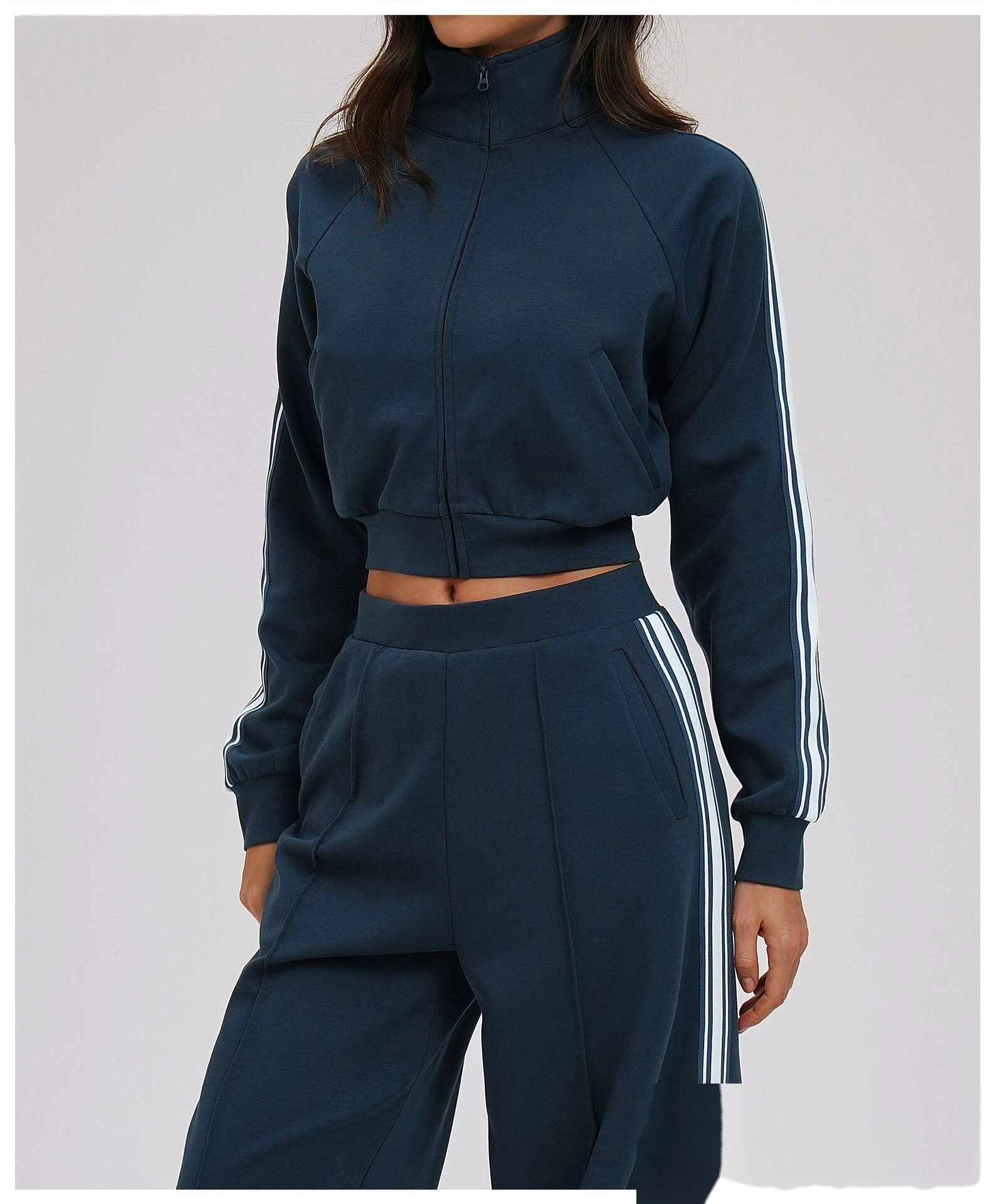 Custom Color Block High-Neck Sports Hoodie - Windproof Zipper Pocket Outdoor Running Jacket detail
