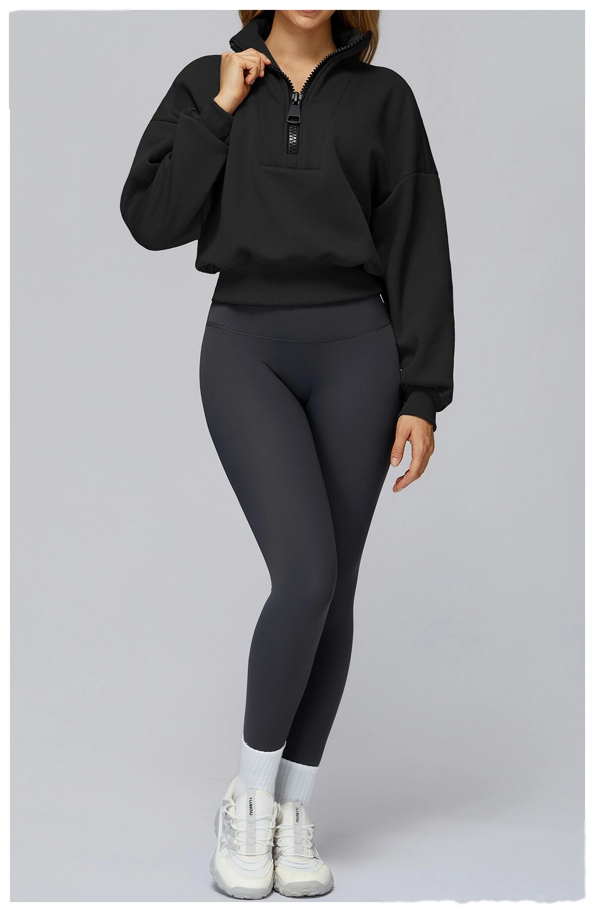 Customized autumn and winter stand collar loose sweater warm and casual outdoor sports sweater top detail
