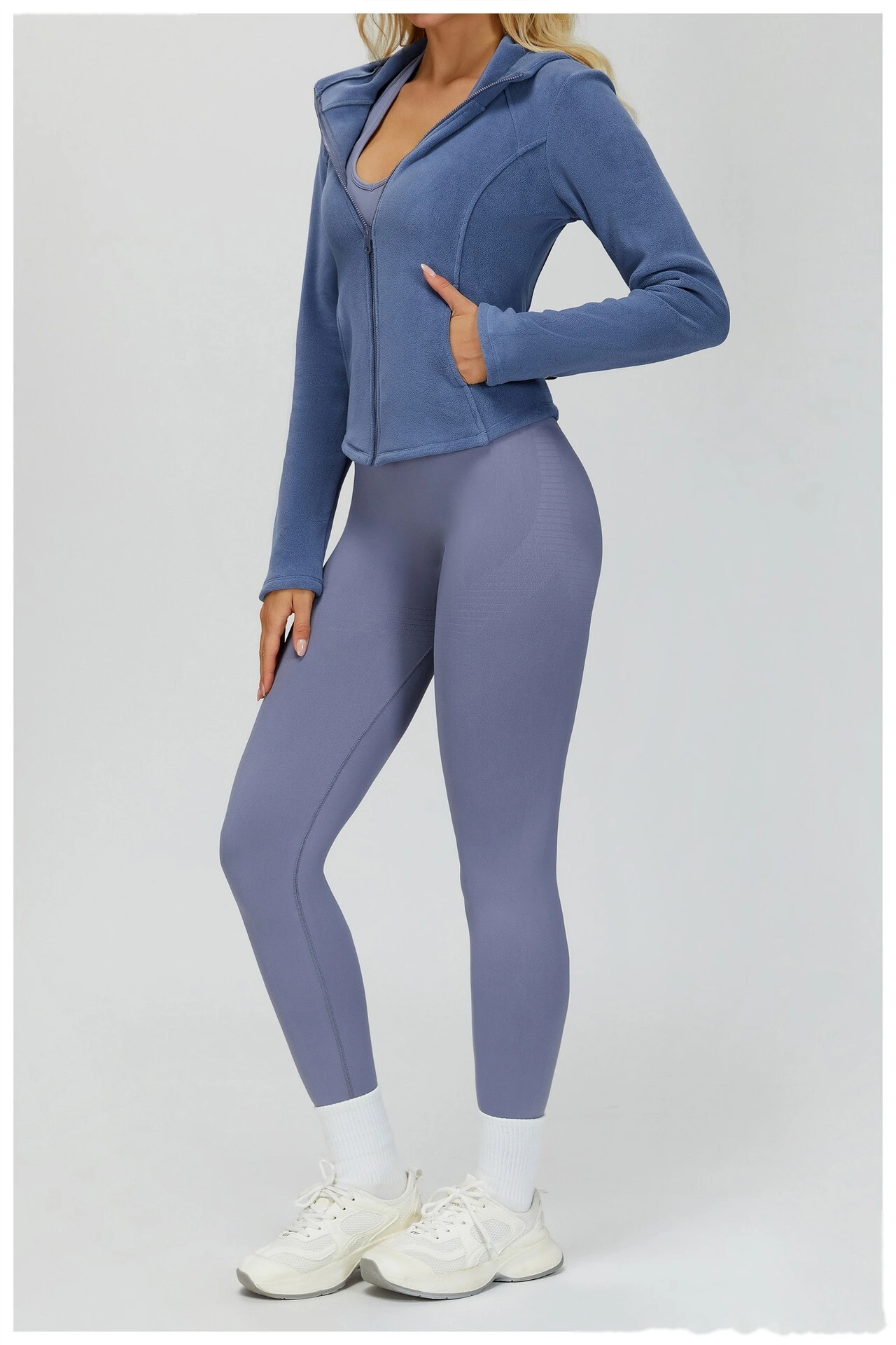 Custom Fleece-Lined Hooded Jacket: Slim-Fit Outdoor Zip Coat with Pockets for Sports & Leisure detail