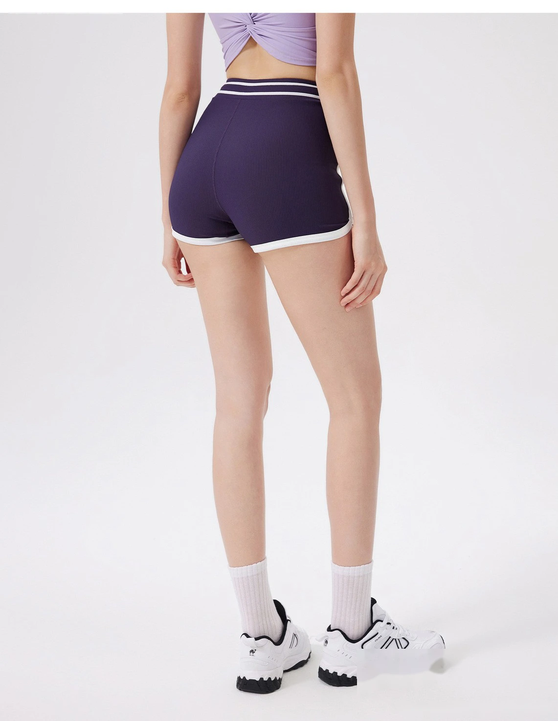Customized color matching leisure sports fitness ladies shorts detail