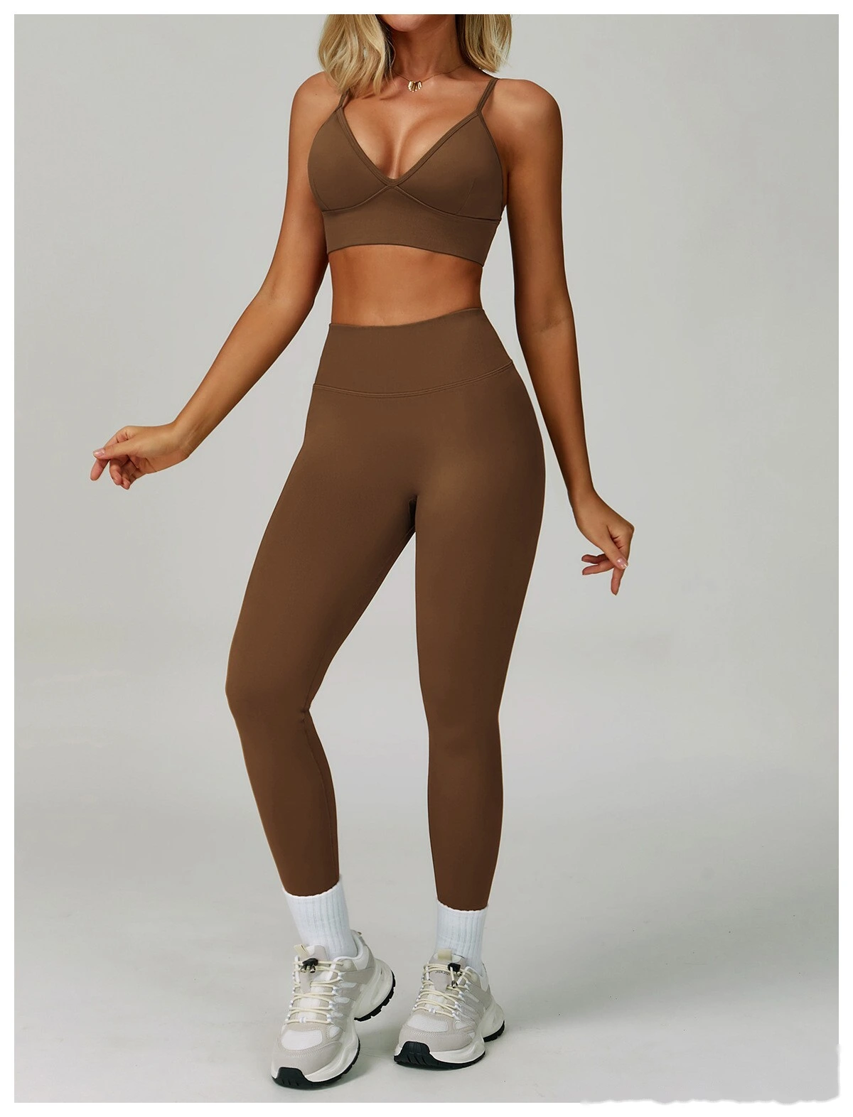 Custom-made yoga bra with beautiful back and quick-drying sports coat and running fitness yoga clothes. detail