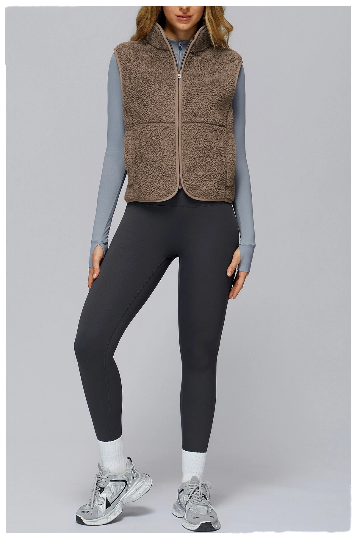 Customized velvet warm sports vest outdoor running fitness sleeveless vest vest detail