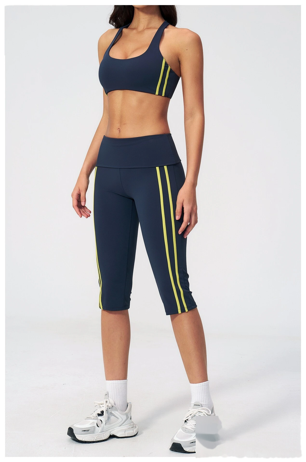 Custom Slim Fit Beauty Back Yoga Set Women, Outer Wear Quick Dry Running Fitness Activewear Set detail
