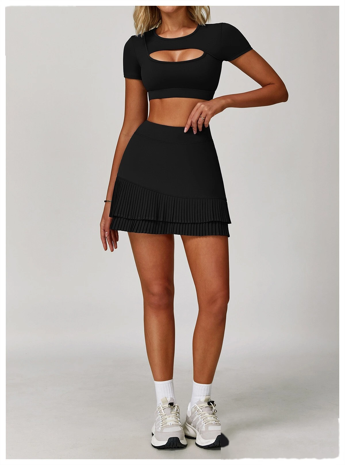 Customized sports skirt with high waist and pleated leggings pocket skirt to prevent exposure detail