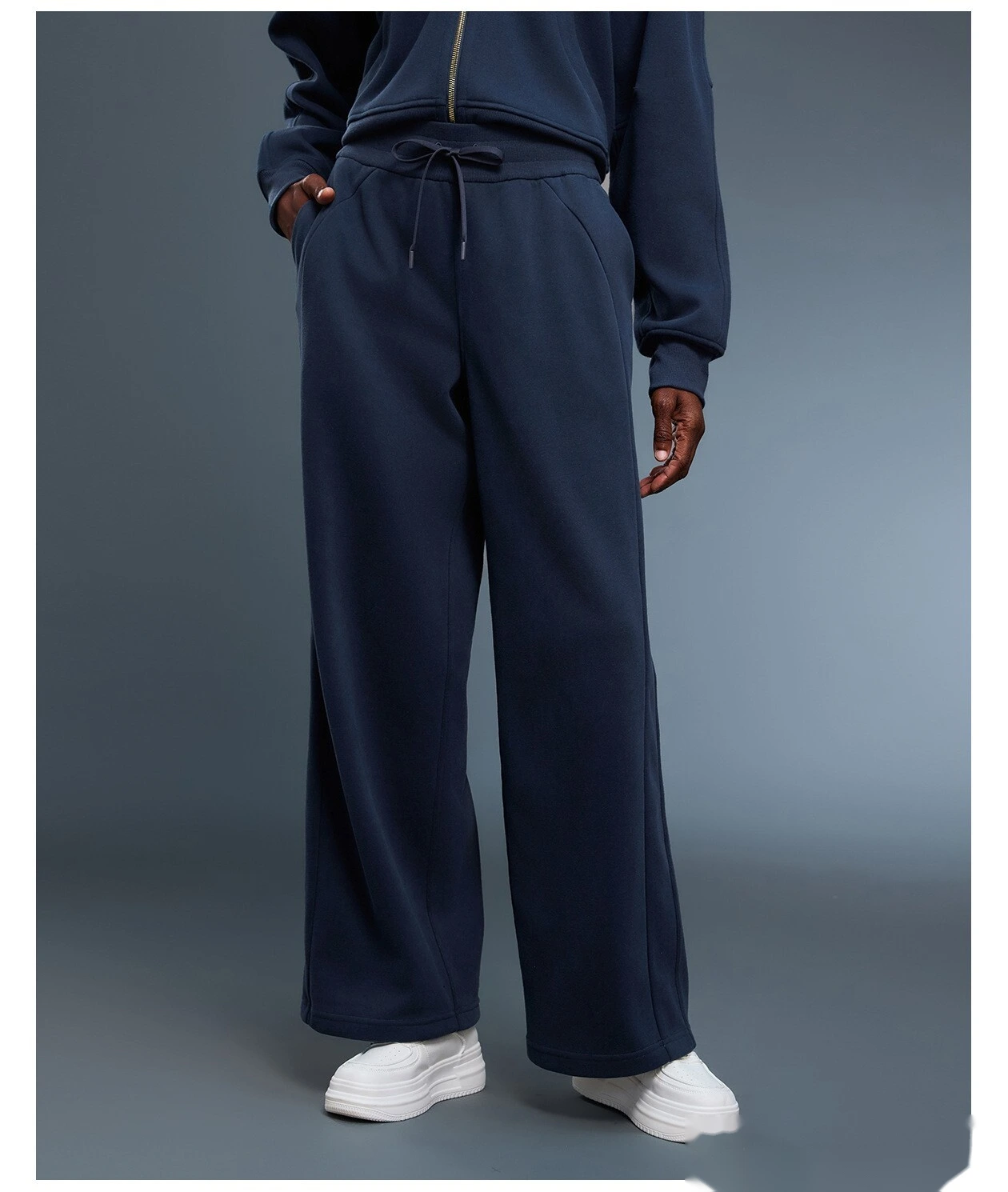 Customized autumn and winter plus velvet thick straight wide-leg pants loose warm sports pants detail